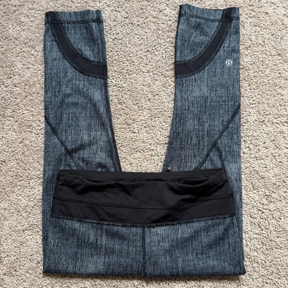Lululemon Run Inspire Crop II Black Sport Legging’s Size 4 - Picture 10 of 15